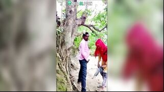 Scandal Desi XXX video! Village сouple сaught fucking in jungle on MMs cam